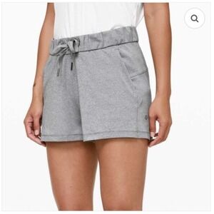 Lululemon On the‎ Fly Gray Drawstring Shorts Elastic Waist Women's Size 12